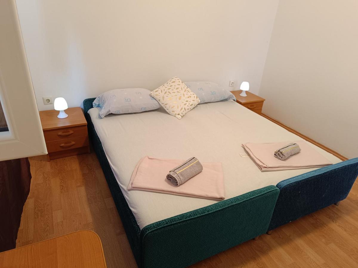 Hostel Rasema Trogir Exterior photo