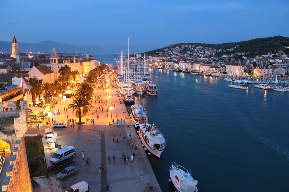 Hostel Rasema Trogir Exterior photo